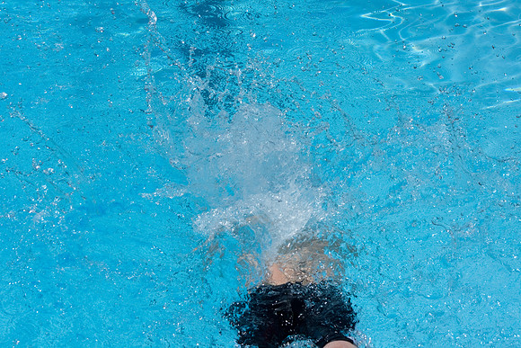 10Swim1040