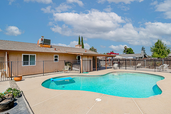 820LochNess26