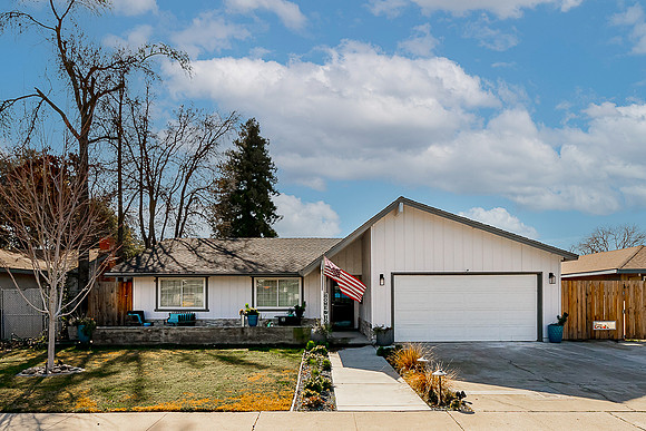 212 Birchwood03