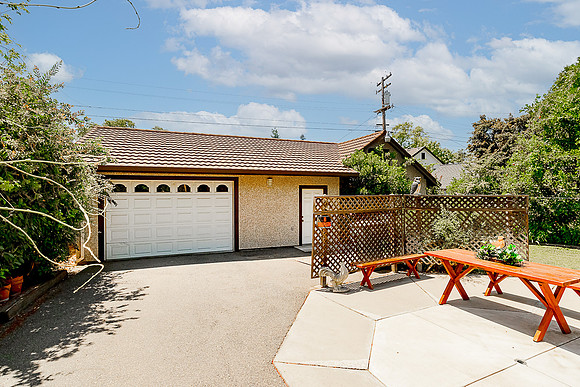 225Park26