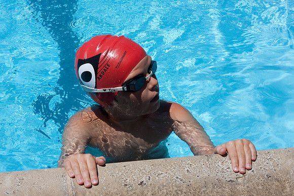 10Swim1037