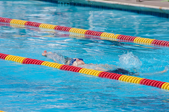 10Swim1032