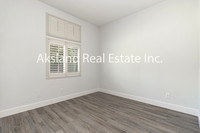611Brookhurst18