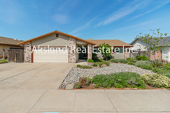 697GardenGate01