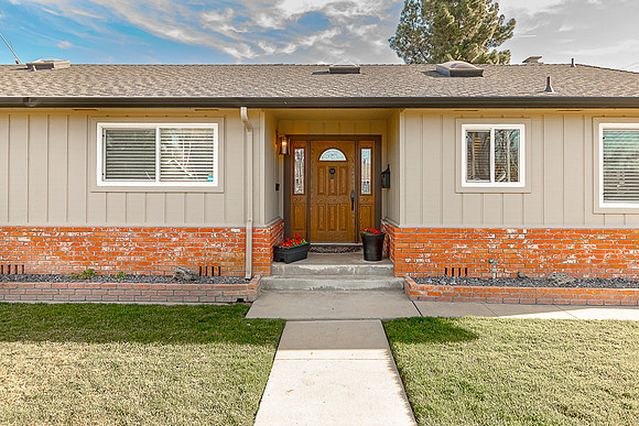 3300Colonial04