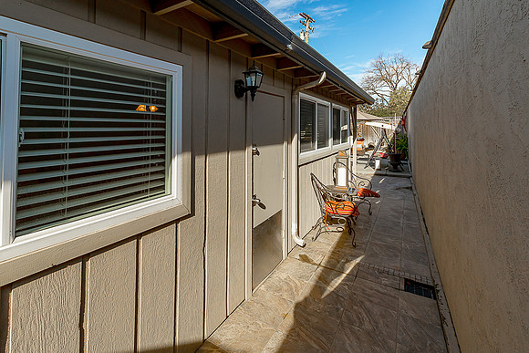 3300Colonial29