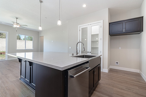 894Ranchland44