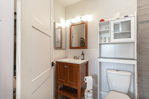 212 Birchwood23