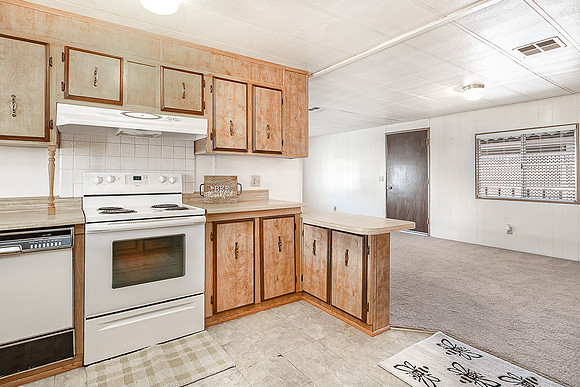 3933Lahaina15