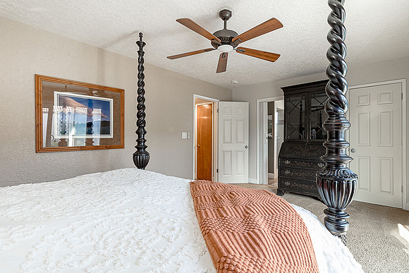 3300Colonial22