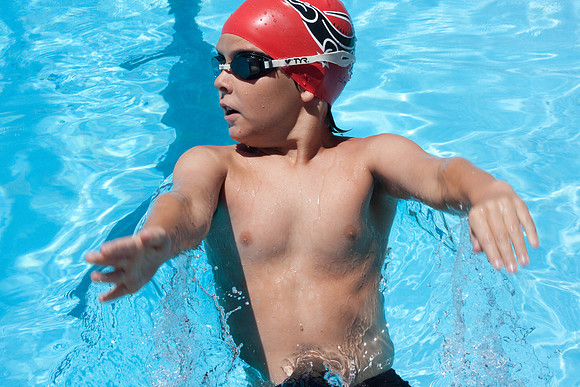 10Swim1038