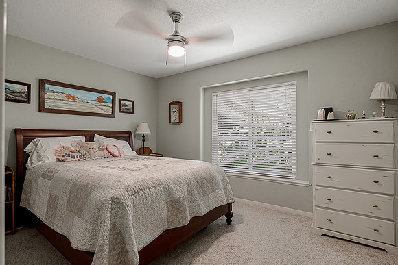 3840 Rexford 28